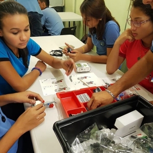 Taller Estudiantil de Robótica en el Colegio