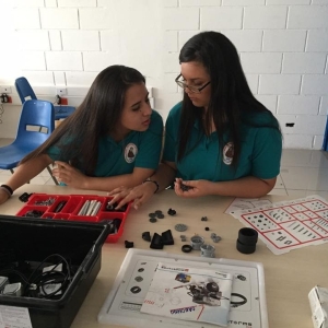 Taller Estudiantil de Robótica en el Colegio